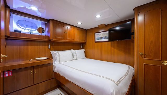 AVENTURER yacht for sale 28