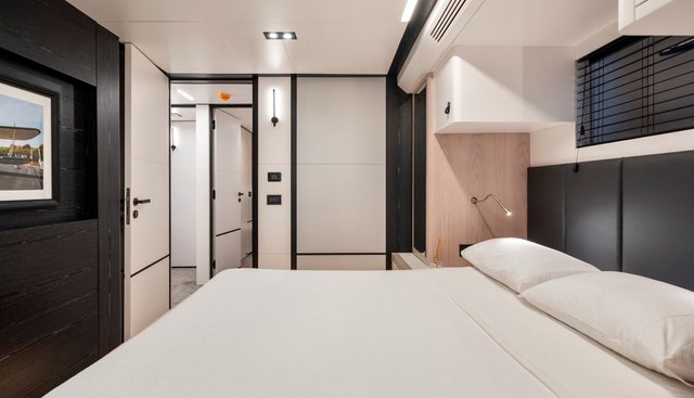 Ice yacht for sale 43