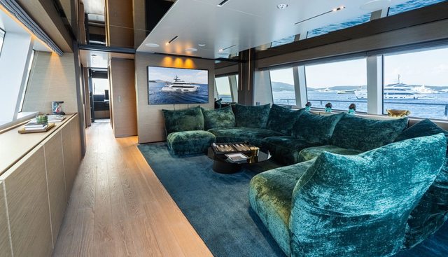 QUEEN J III yacht for sale 37