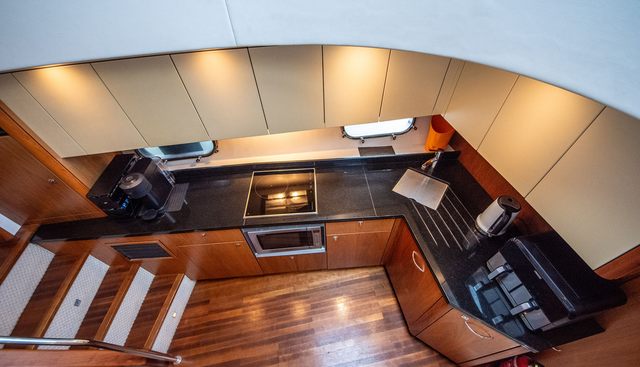 JUNIOR yacht for sale 29