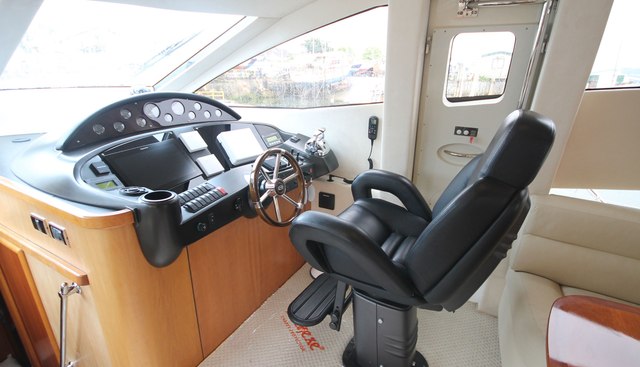 FIZZ OF POOLE yacht for sale 18