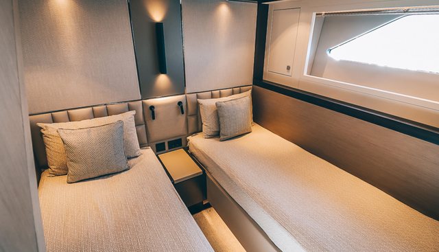 TRAMONTO yacht for sale 33