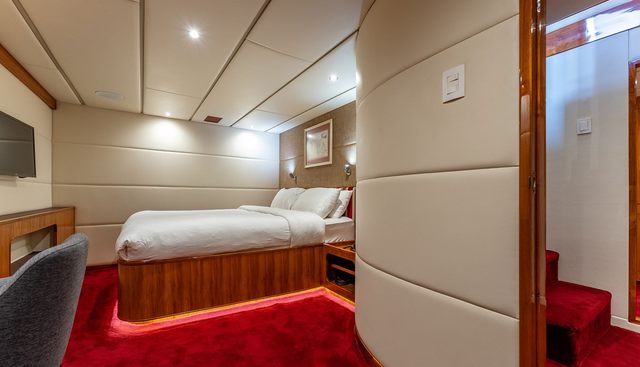 Hardhome yacht for sale 17