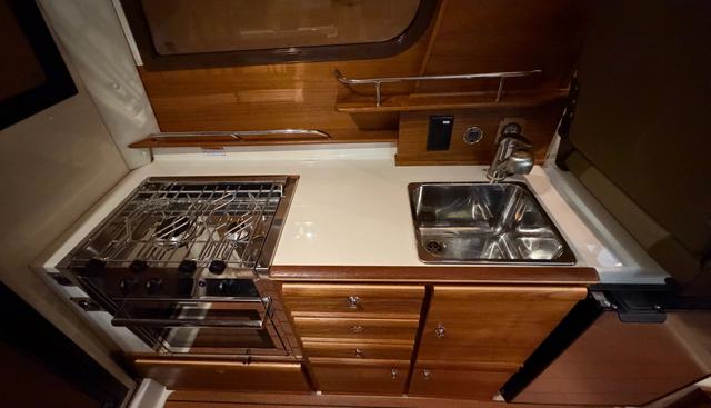 JUNI yacht for sale 10