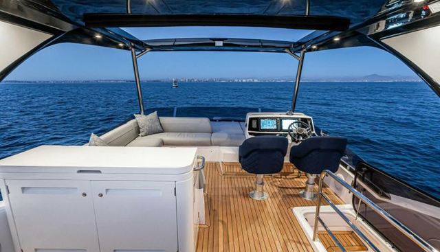 MANHATTAN 55 yacht for sale 23