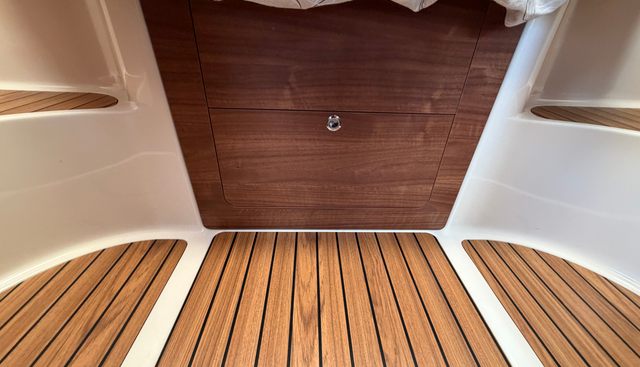 noname yacht for sale 33
