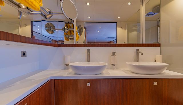 4 Ever yacht for sale 15
