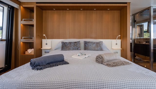 Journey yacht for sale 30