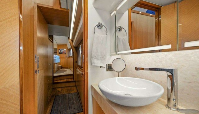 MAGIC yacht for sale 25