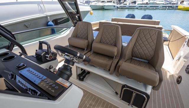 320GTO-783 yacht for sale 13