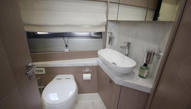 SUZY Q yacht for sale 39