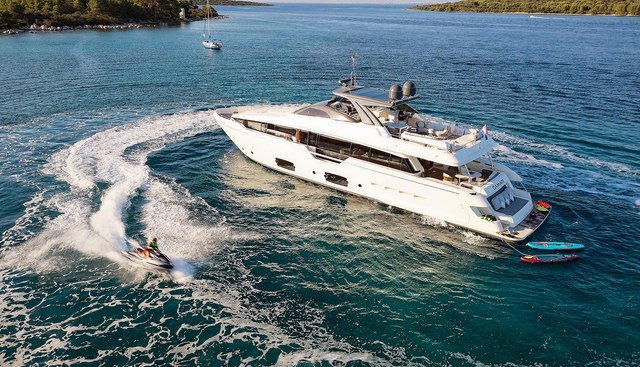 Damari yacht for sale 32