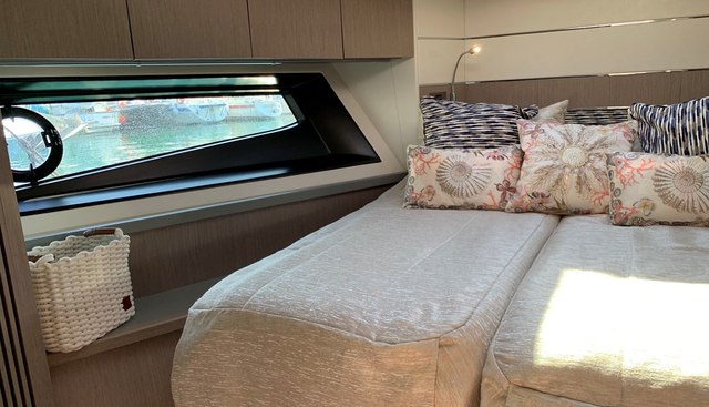 SUNSEEKER PREDATOR 50 yacht for sale 39