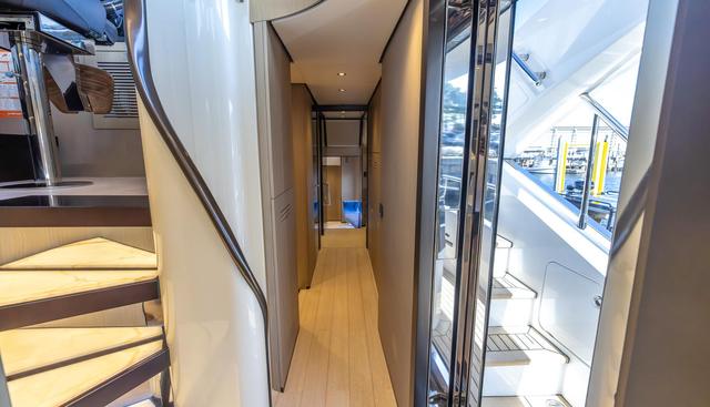CAPTAIN MORGAN II yacht for sale 40