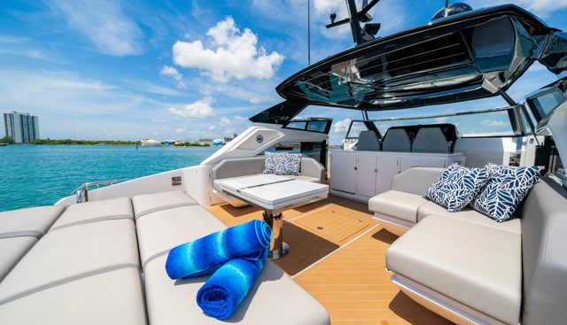 Fin yacht for sale 30