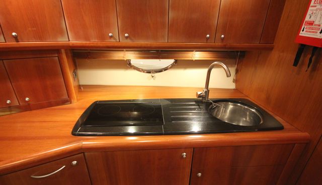 PERFECT WHITE II yacht for sale 14