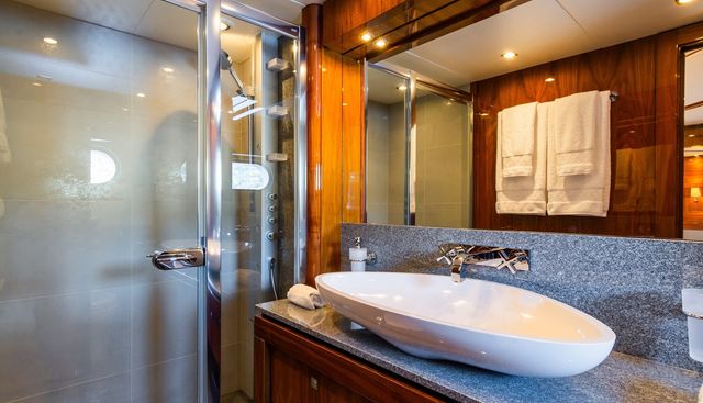 MAORO yacht for sale 17