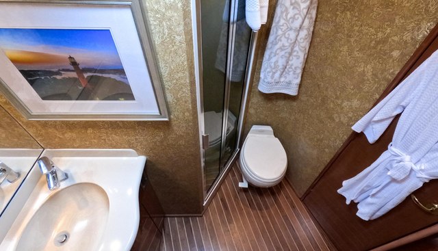 FARMERS DAUGHTER yacht for sale 23