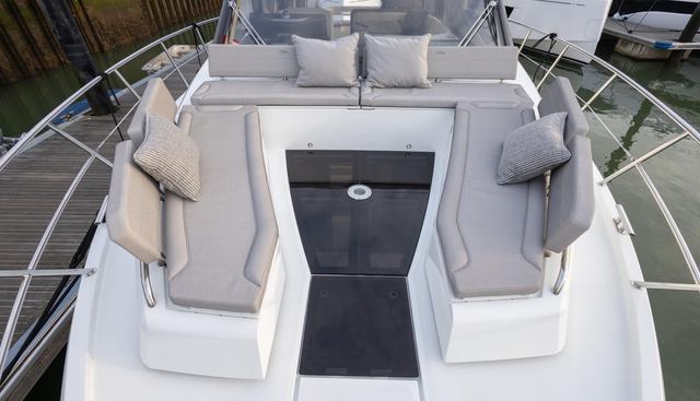 GN480FLY yacht for sale 12