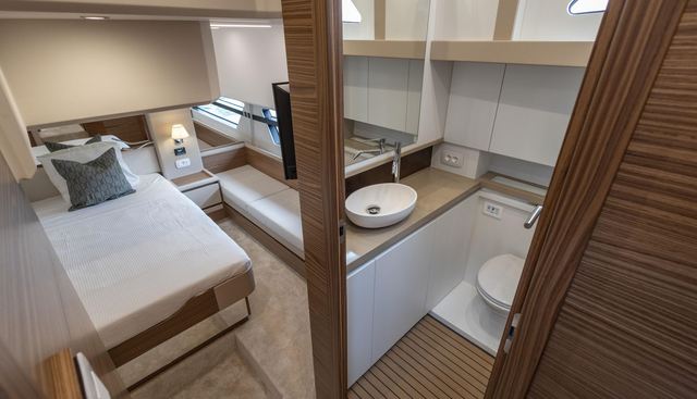 GL45FLY-76 yacht for sale 42