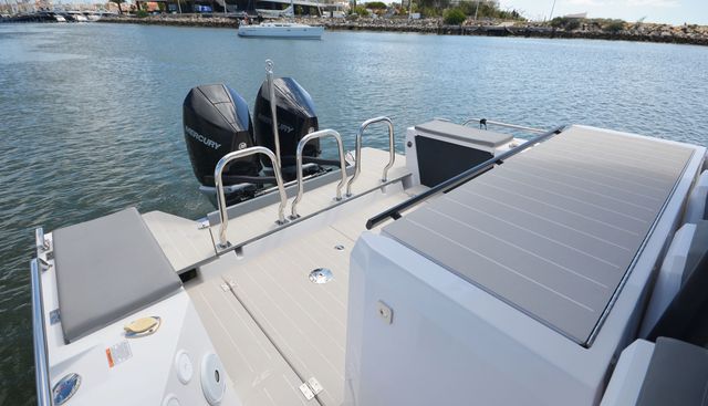 SEAS THE GREY yacht for sale 10