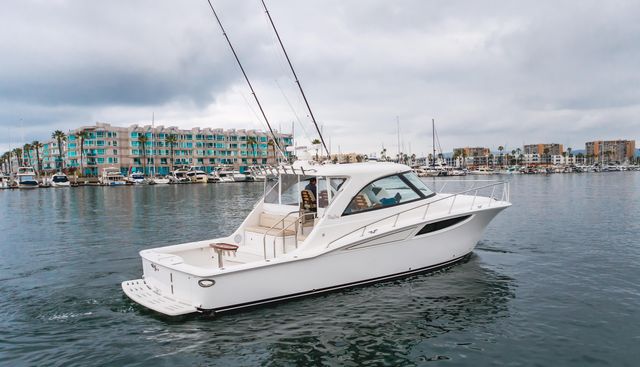 Commodore Two yacht for sale 17