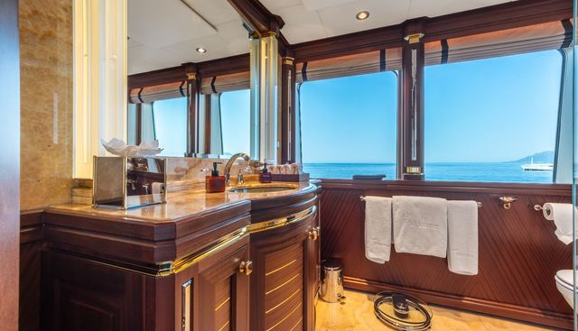 Lady Maxine yacht for sale 39