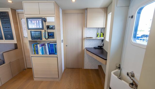 EVELYN P yacht for sale 32