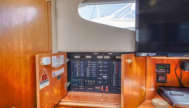 Making Waves yacht for sale 33