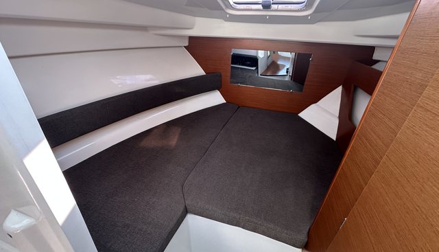 Syntagma yacht for sale 22