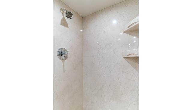 Huracan yacht for sale 102