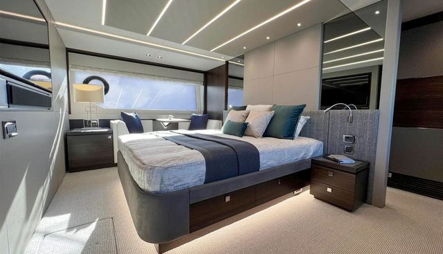 Sunseeker 76 yacht for sale 12