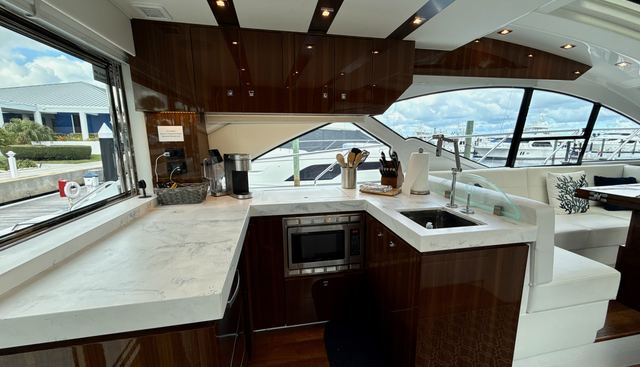 Tropical Dreamer yacht for sale 43