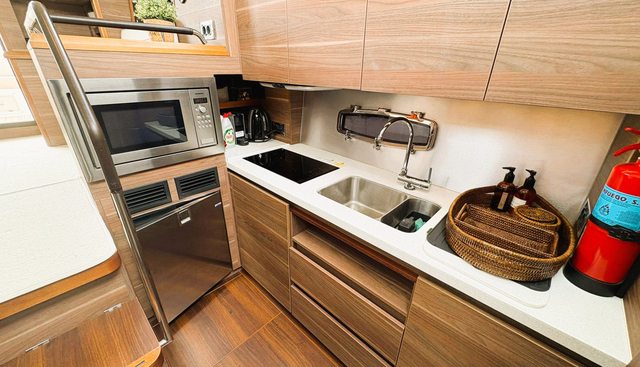 F380 yacht for sale 18