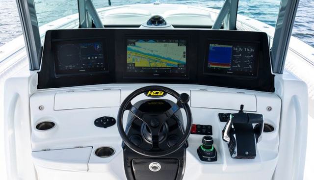 42 Lujo yacht for sale 29