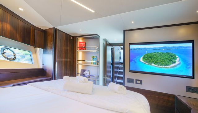 AQUAMARINE yacht for sale 32