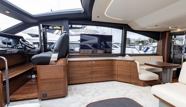 S65524 yacht for sale 93