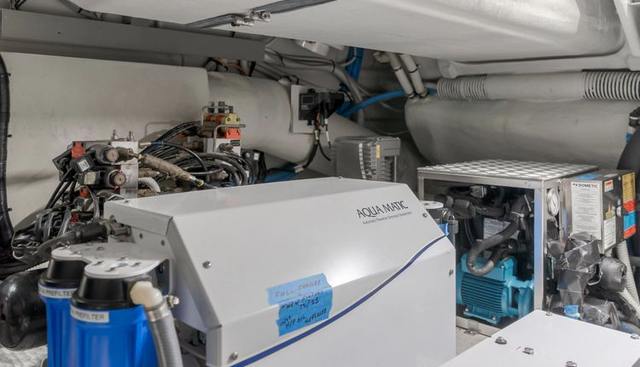 Commodore One yacht for sale 32