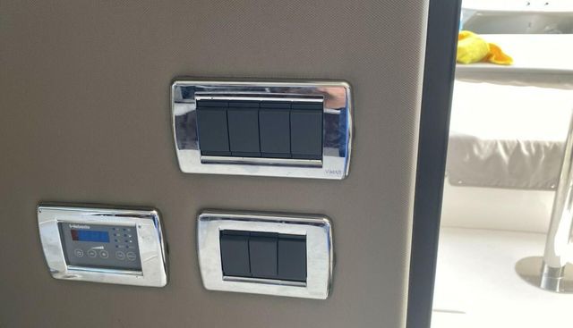 MJM Grand yacht for sale 79