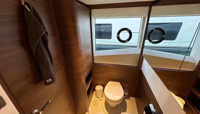 Y80018 yacht for sale 30