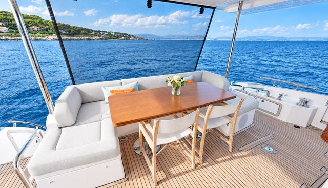 BELLA KATRIN - AZIMUT 72 yacht for sale 4