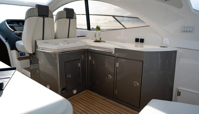Serafina yacht for sale 10