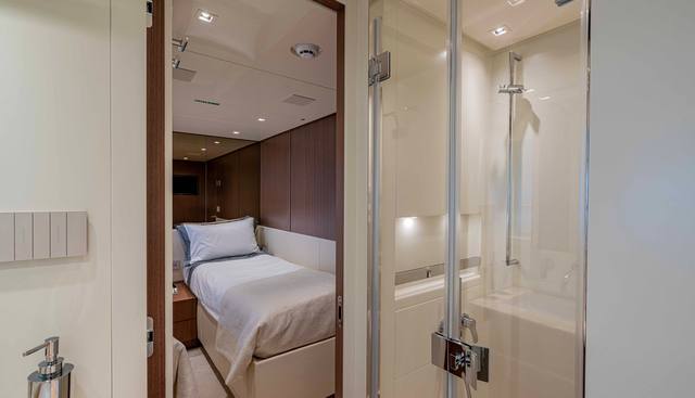 FIREFLY yacht for sale 60