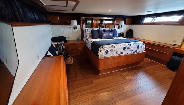 Nauti yacht for sale 32