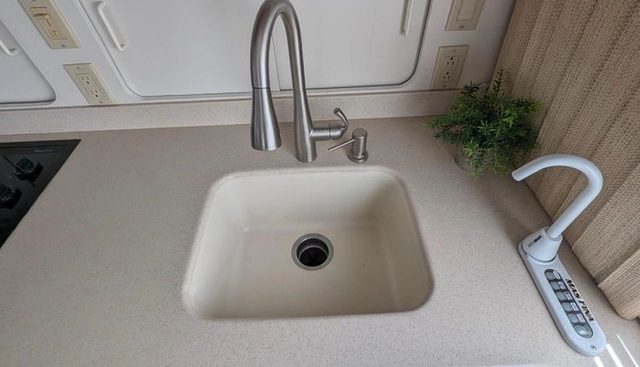 Mas Fina yacht for sale 14