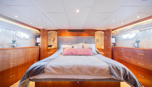 VITA BREVIS yacht for sale 33