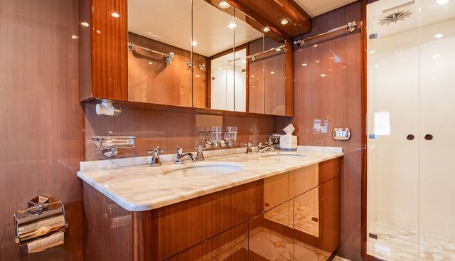 CLARITA yacht for sale 32