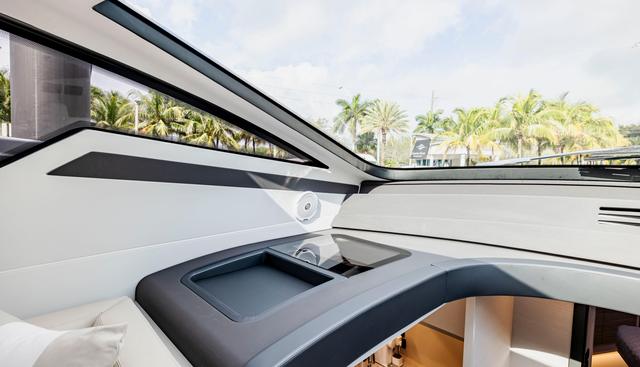 SEA SUITE I yacht for sale 39