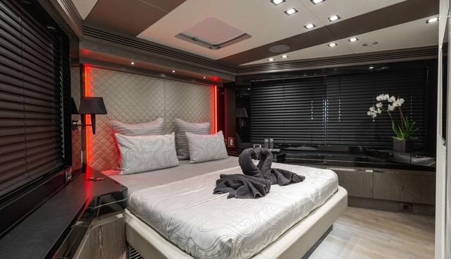 Invision II yacht for sale 12
