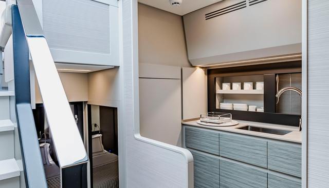 SEA SUITE I yacht for sale 53
